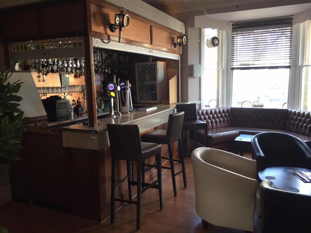The Pines Guest Accommodation Τσίπενχαμ Εξωτερικό φωτογραφία