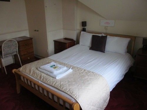 The Pines Guest Accommodation Τσίπενχαμ Εξωτερικό φωτογραφία