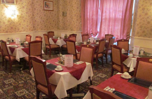 The Pines Guest Accommodation Τσίπενχαμ Εξωτερικό φωτογραφία